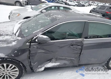 2013 Toyota Avalon Hybrid Limited из США, поврежденный, VIN 4T1BD1EB2DU002484